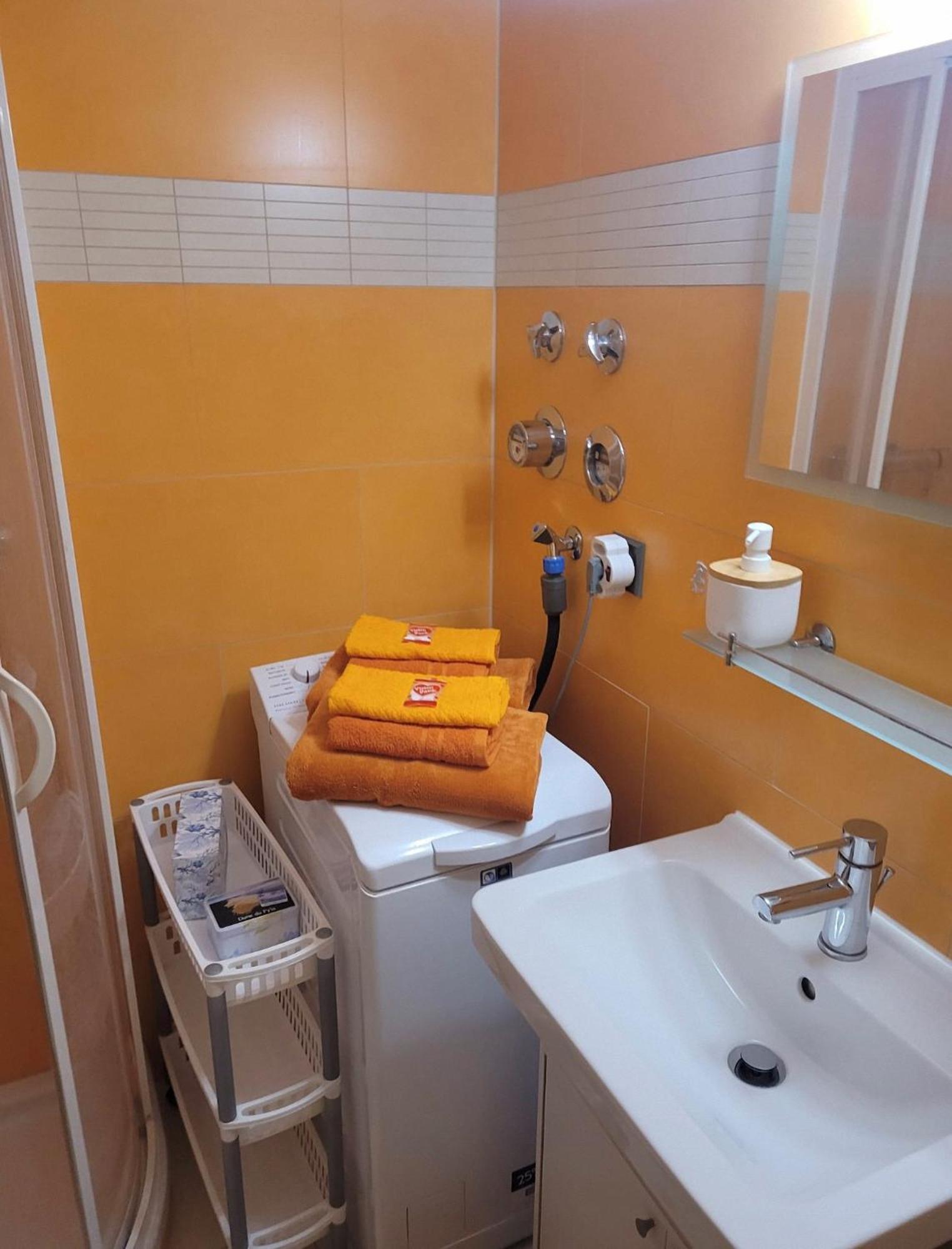 Schnuckeliges Appartement In Prien Am Chiemsee Exteriör bild