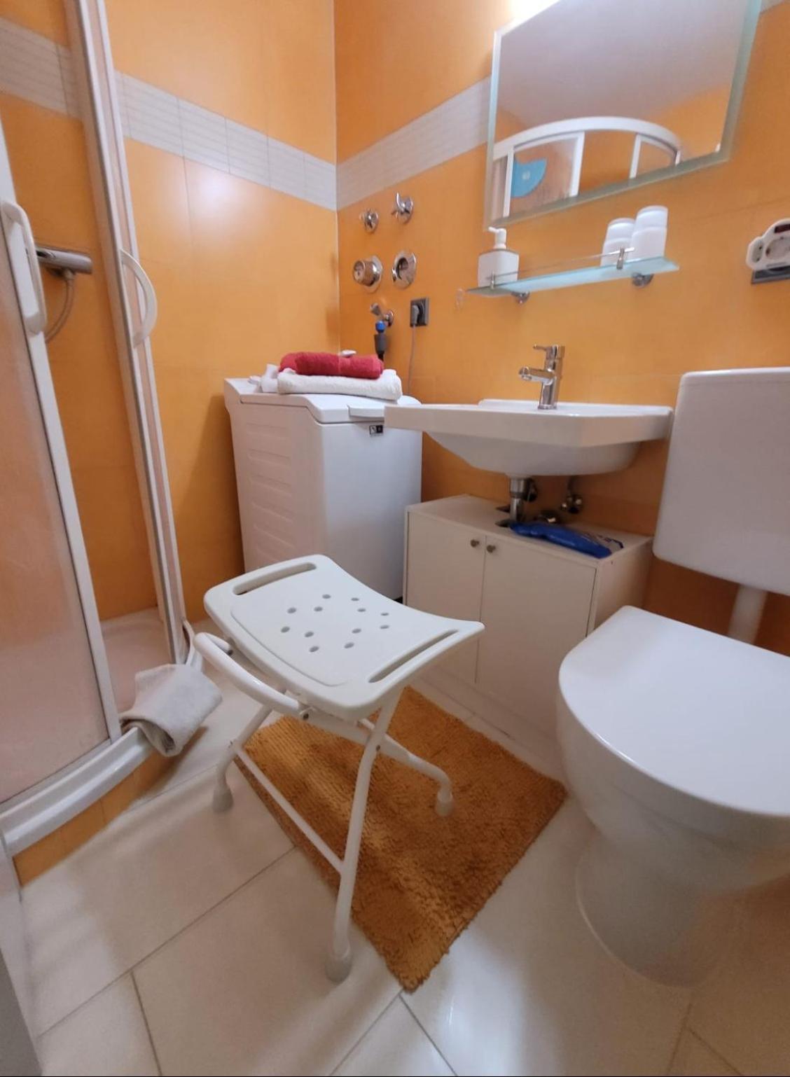 Schnuckeliges Appartement In Prien Am Chiemsee Exteriör bild